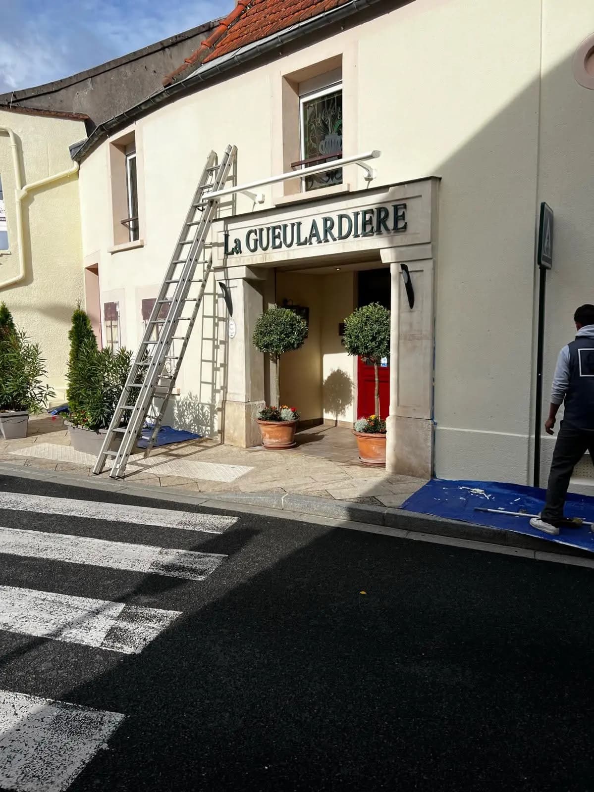 Couvreur Réno-Toit intervenant en hauteur