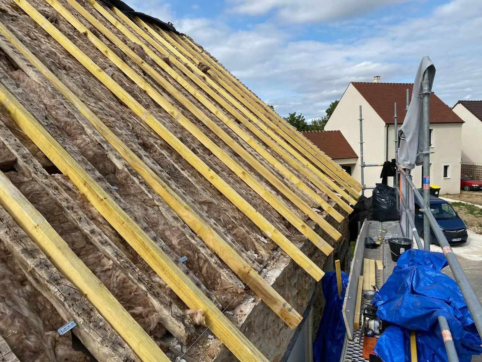 Rénovation de toiture : pose du liteaunage